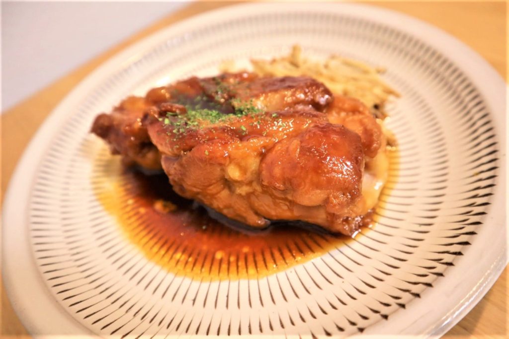 鶏モモのふっくらつや煮がフワフワジューシーで鶏肉料理の枠を超えてきた【ホットクックでかんたん料理（男めし）】